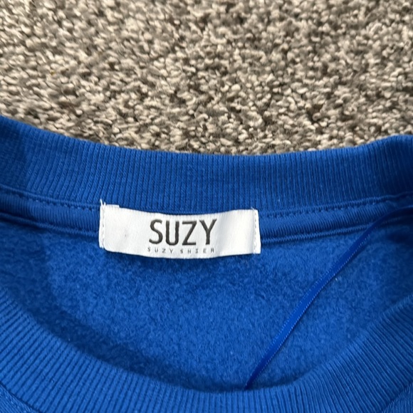 New light sweater - Picture 3 of 3